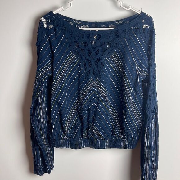 Free People Floating Memories Navy Crop Top Blouse Crochet Size M Balloon Sleeve - Picture 1 of 7